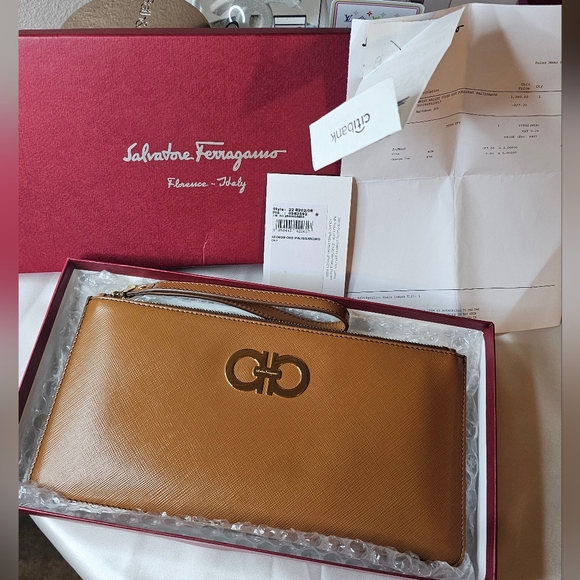 Salvatore Ferragamo Wristlet EUC! - Picture 3 of 15